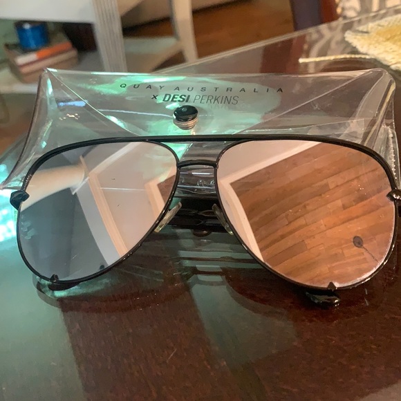 Quay High Key sunglasses with original box & cloth - Picture 5 of 5